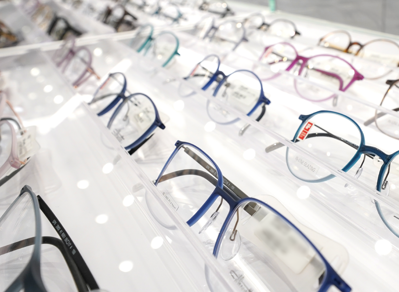 希瑪視光中心提供驗配眼鏡服務